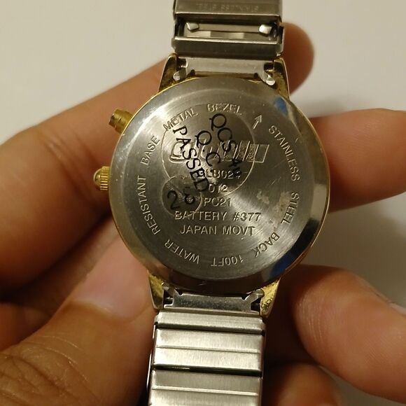 Globu Two-Toned 100FT WR Japan Quartz Movt Stainless Steel Stretch Band Watch - Picture 3 of 13